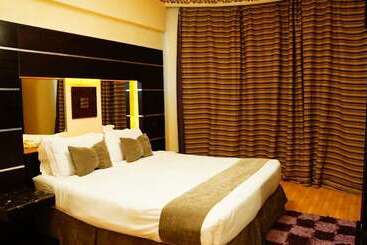 Отель Naiara Maahad Eledara Elnsaey