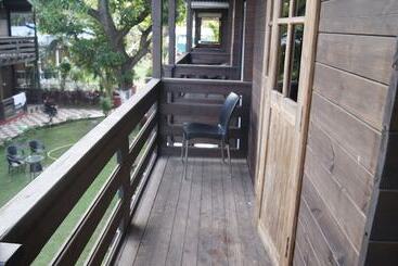 فندق Camelot Fantasy Resort