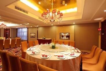 هتل Golden Eagle Crown Executive Apartment