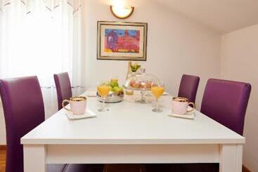 Отель Guesthouse Ana Trogir Old Town