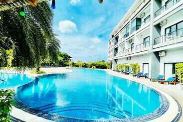 Kep Bay Hotel & Resort