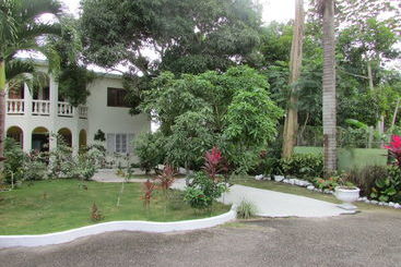 هتل Ocean Wave Villa, Negril