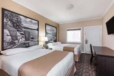 فندق Super 8 By Wyndham Watrous