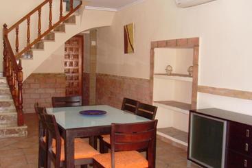 هتل Villa Almendros