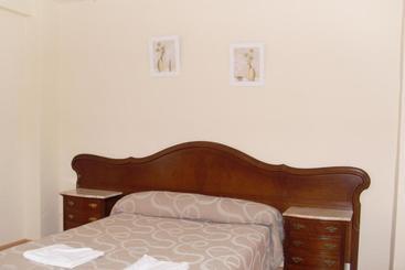هتل Villa Almendros