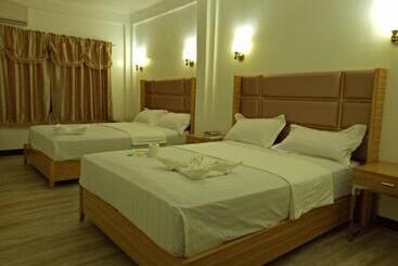 Meaco Hotel   Anilao