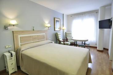 هتل Apartamentos Aralso