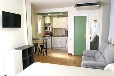 هتل Apartamentos Aralso