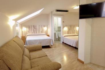 هتل Apartamentos Aralso