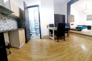 هتل Happy Accomodation