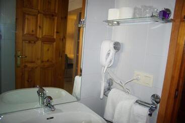 Отель Hostal La Cabanya