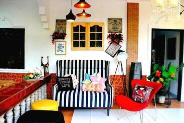 فندق Panglao Island Inn   Hostel