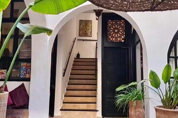 בית מלון כפרי Riad Dar Awil