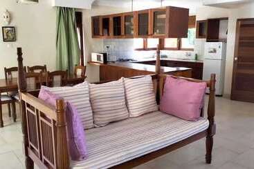 Отель Villa Mandhari Diani Beach