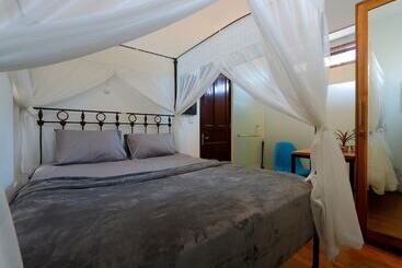 تختخواب و صبحانه Bali Bee House