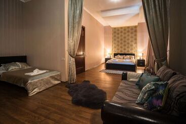 هتل Gold Star Tbilisi