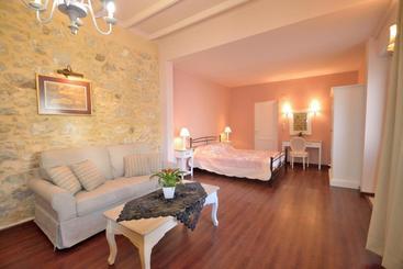 Отель Lemon Tree House