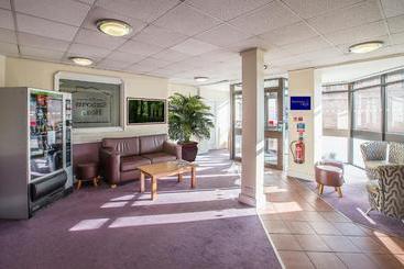هتل Redwings Lodge Solihull
