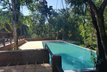 هتل Selvaje Lodge Iguazu
