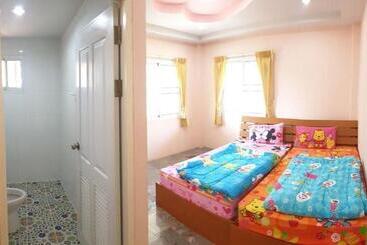 Hotel Suan Phueng Pa Wai Resort