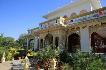 بيت ريفى Achrol Bagh
