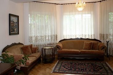 تختخواب و صبحانه Astoria Garden