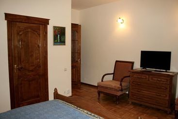 تختخواب و صبحانه Astoria Garden