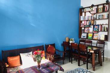 تختخواب و صبحانه Golden Lantern Tam Thanh