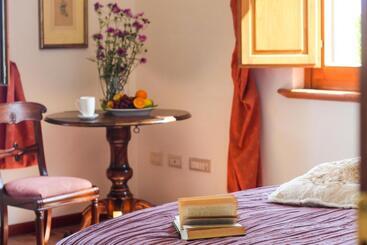 호텔 Agriturismo Boschi Di Montecalvi