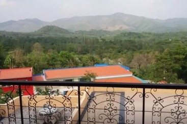 فندق The Location