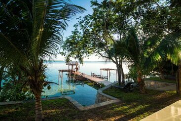 Mia Bacalar Luxury Resort & Spa
