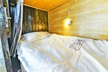 مسافرخانه Mountain Stream