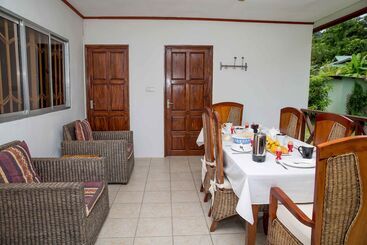 بنسيون The Orchard Holiday Home