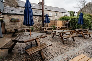 簡易ホテル Snooty Fox