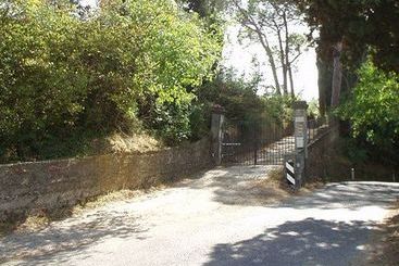 هتل Agriturismo Il Cavallone