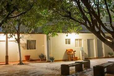 فندق Consul Suites