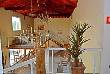 Отель Penedo House Pousada