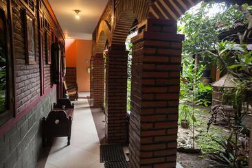 펜션 Reddoorz Near Stasiun Kota Baru Malang