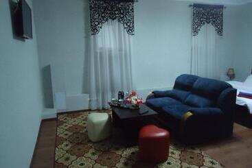 پانسیون Tumar