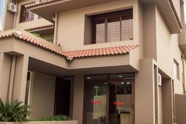 פנסיון Wuyane Guest House