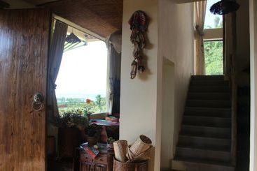 Buyi Hotel Resort Fuxian Lake