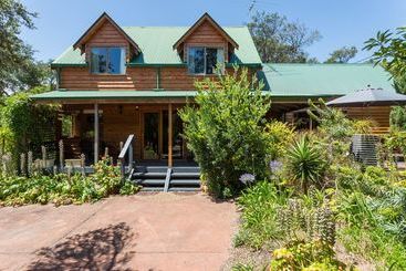Charming Cottage On Gulls