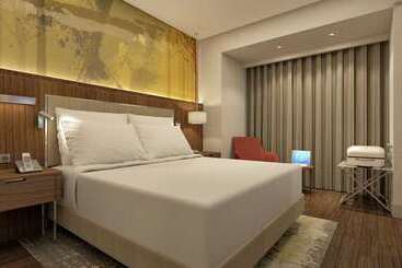 هتل Doubletree By Hilton Skopje