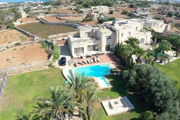 آپارتمان‌های توریست‌ها Mediterranea