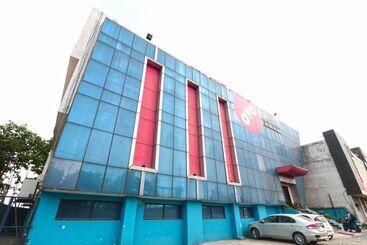 Oyo 4754 Hotel Center Point