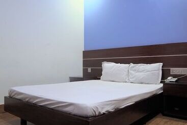 هتل Galaxy Resort Limited