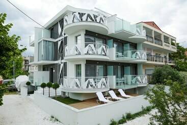 ツーリストアパートメント La Boheme Luxury Living