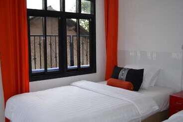 膳宿费 Moonlight Champa