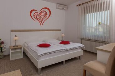 膳宿费 Rooms Pleška Zagreb Airport