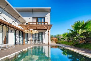 ツーリストアパートメント Villa Isis à L Entre Deux Avec Piscine Pour 7 Personnes